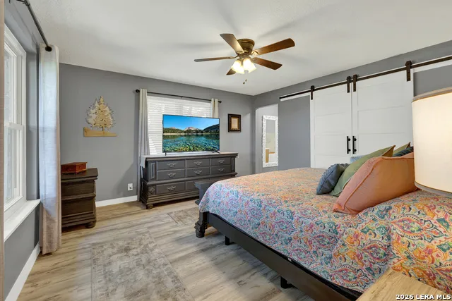 1422 Oakridge Ln Canyon Lake, TX 78133