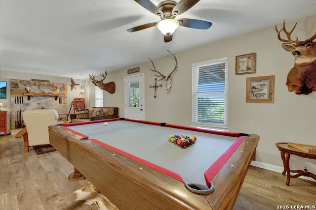 1422 Oakridge Ln Canyon Lake, TX 78133