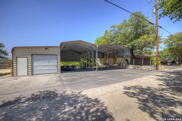1422 Oakridge Ln Canyon Lake, TX 78133
