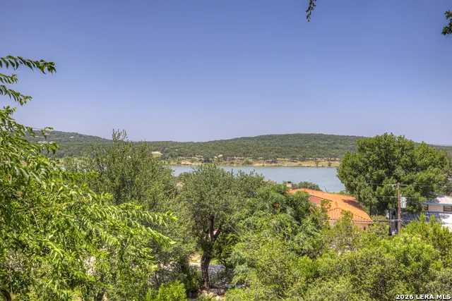 1422 Oakridge Ln Canyon Lake, TX 78133