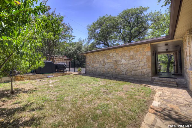1422 Oakridge Ln Canyon Lake, TX 78133
