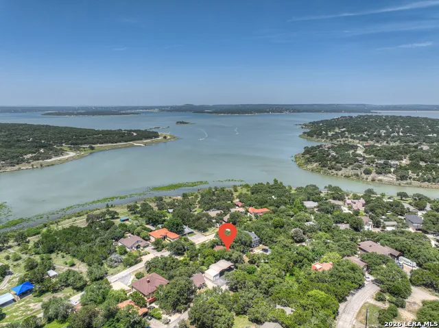 1422 Oakridge Ln Canyon Lake, TX 78133