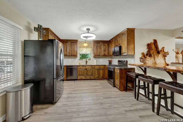 1422 Oakridge Ln Canyon Lake, TX 78133