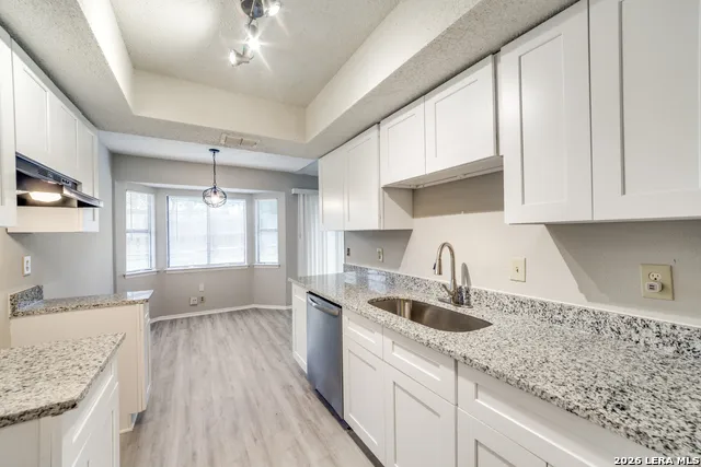 9743 Cylburn Converse, TX 78109