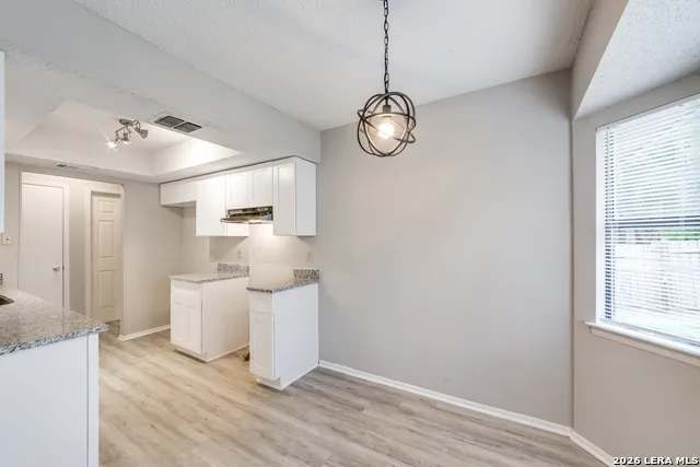 9743 Cylburn Converse, TX 78109