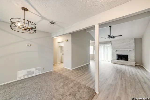 9743 Cylburn Converse, TX 78109