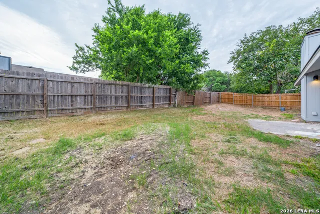 9743 Cylburn Converse, TX 78109
