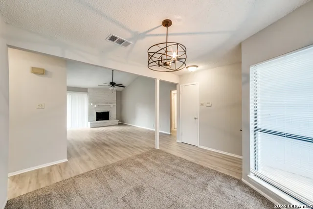 9743 Cylburn Converse, TX 78109