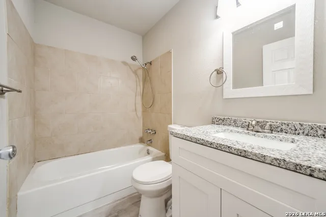 9743 Cylburn Converse, TX 78109