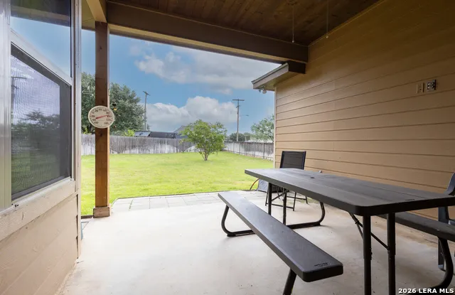 1828 Wandering Trail Pleasanton, TX 78064