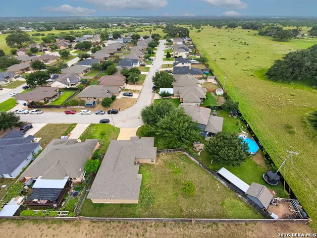 1828 Wandering Trail Pleasanton, TX 78064