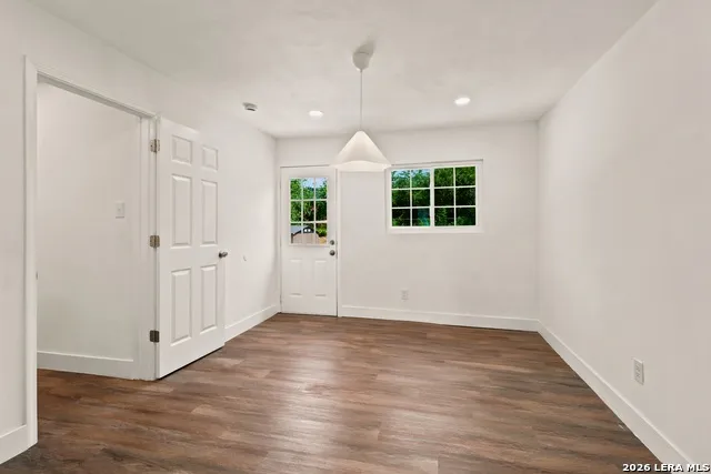 1042 Poinsettia San Antonio, TX 78202
