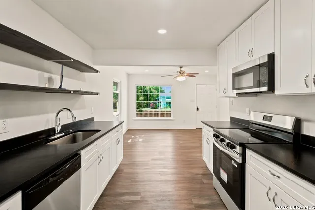 1042 Poinsettia San Antonio, TX 78202