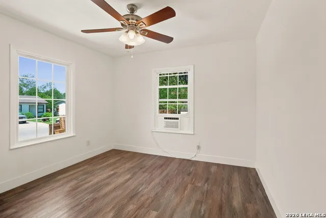 1042 Poinsettia San Antonio, TX 78202
