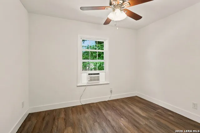 1042 Poinsettia San Antonio, TX 78202