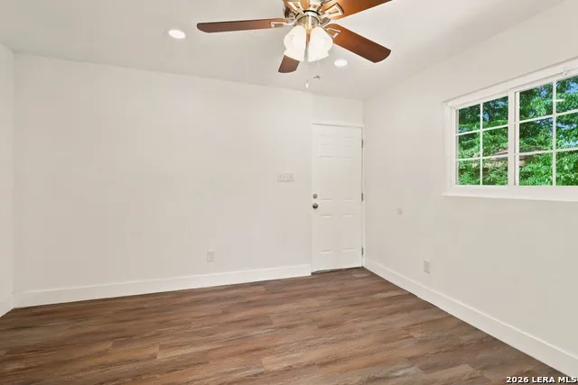 1042 Poinsettia San Antonio, TX 78202