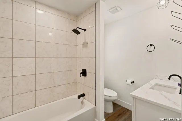 1042 Poinsettia San Antonio, TX 78202