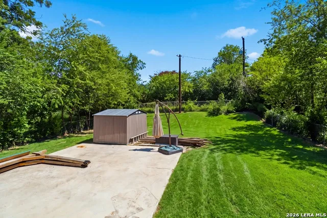 1042 Poinsettia San Antonio, TX 78202