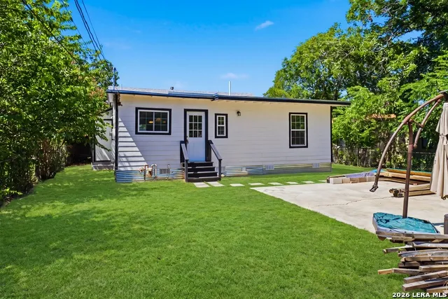 1042 Poinsettia San Antonio, TX 78202