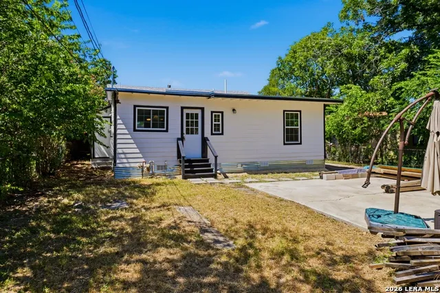 1042 Poinsettia San Antonio, TX 78202