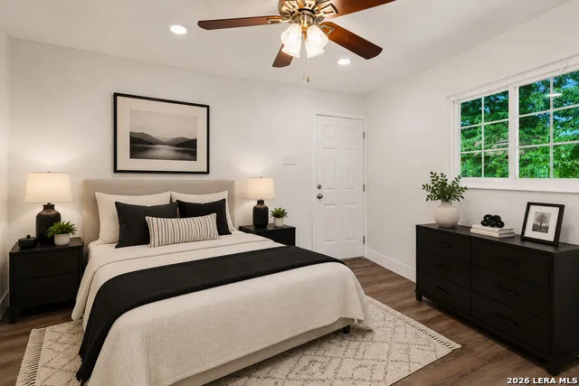 1042 Poinsettia San Antonio, TX 78202