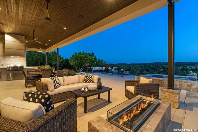 121 Greystone Pt Boerne, TX 78006