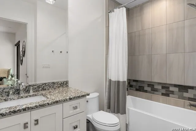 121 Greystone Pt Boerne, TX 78006