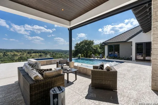 121 Greystone Pt Boerne, TX 78006