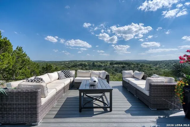 121 Greystone Pt Boerne, TX 78006