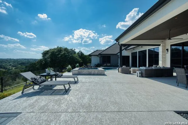 121 Greystone Pt Boerne, TX 78006