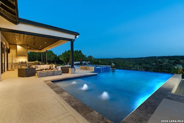 121 Greystone Pt Boerne, TX 78006