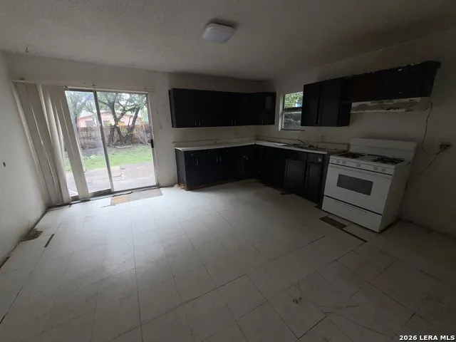 423 SAN IGNACIO AVE San Antonio, TX 78228