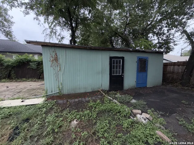 423 SAN IGNACIO AVE San Antonio, TX 78228