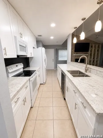 5126 Timberhurst San Antonio, TX 78250