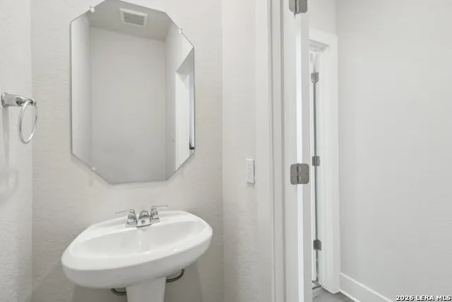 6466 Comanche Moon San Antonio, TX 78233