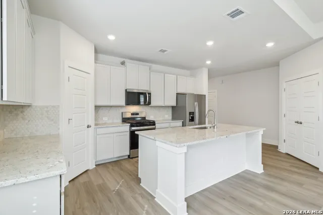 6466 Comanche Moon San Antonio, TX 78233