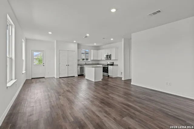 105 JERSEY LANE Boerne, TX 78006