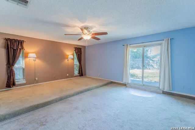 13115 Larkyorke San Antonio, TX 78233