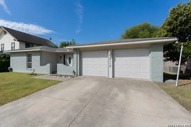 13115 Larkyorke San Antonio, TX 78233