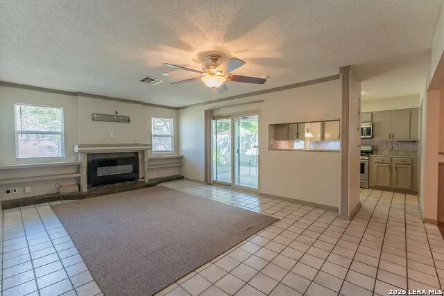 13115 Larkyorke San Antonio, TX 78233
