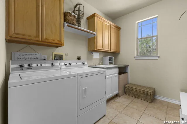 2700 SKYLINE DR Canyon Lake, TX 78133