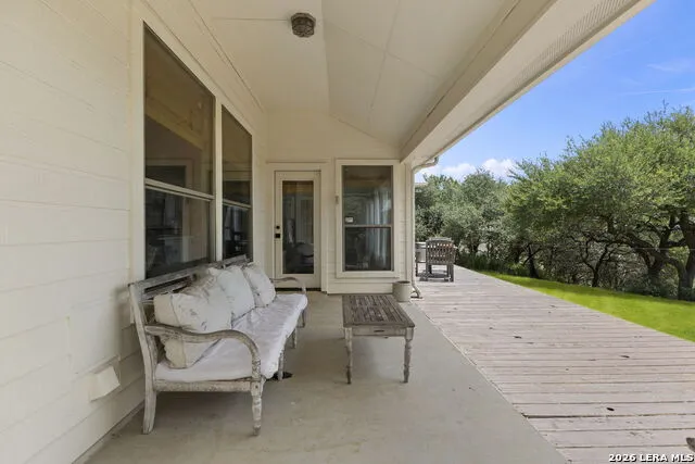 2700 SKYLINE DR Canyon Lake, TX 78133