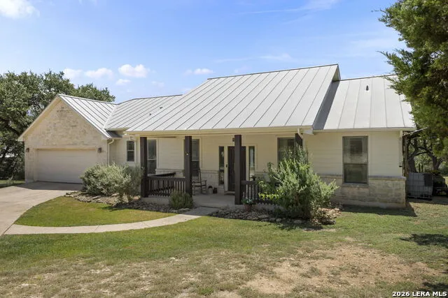 2700 SKYLINE DR Canyon Lake, TX 78133