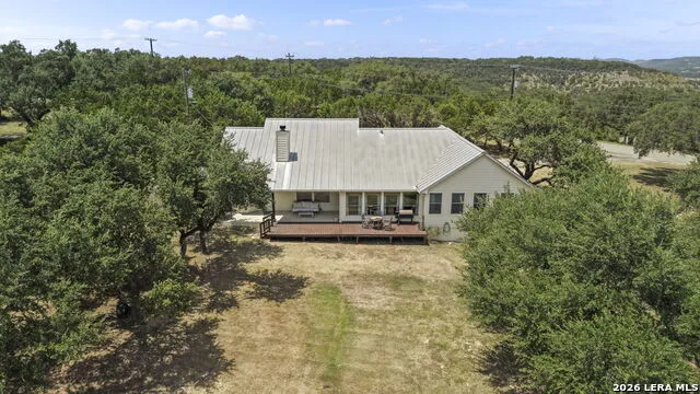 2700 SKYLINE DR Canyon Lake, TX 78133