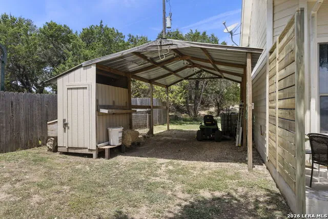 2700 SKYLINE DR Canyon Lake, TX 78133