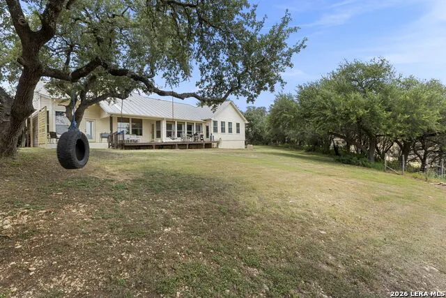 2700 SKYLINE DR Canyon Lake, TX 78133