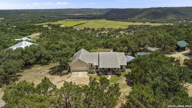 2700 SKYLINE DR Canyon Lake, TX 78133