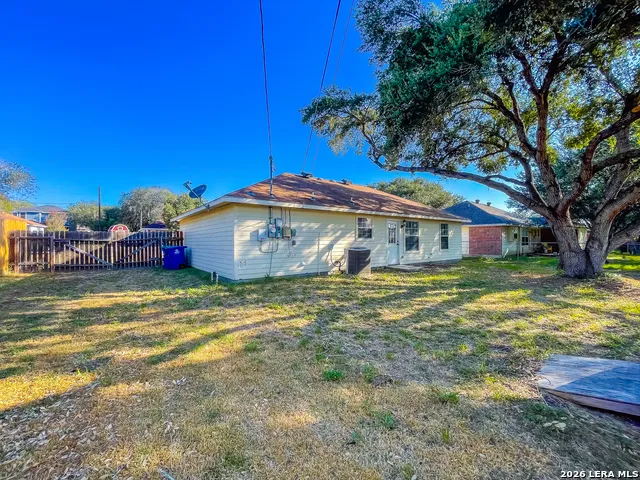 1300 TAYLOR ST Beeville, TX 78102