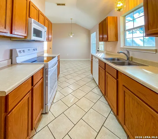 1300 TAYLOR ST Beeville, TX 78102