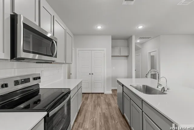 9971 Chavaneaux Lndg San Antonio, TX 78221